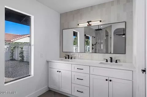 Bath - 2654 E Kenwood St, Mesa, AZ 85213 photo 3 of 4