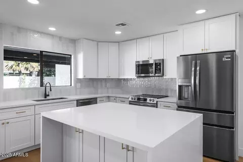 Kitchen - 2654 E Kenwood St, Mesa, AZ 85213 photo 2 of 4