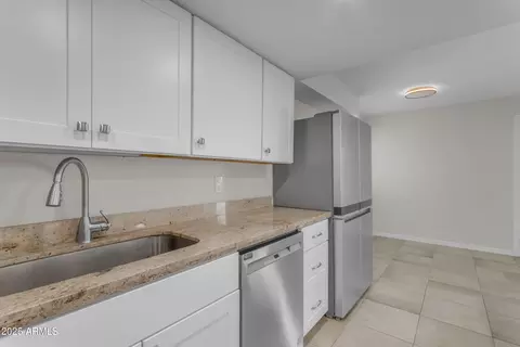 Kitchen - 4757 E Belleview St, Phoenix, AZ 85008 photo 4 of 4