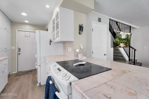 Kitchen - 4801 Euclid Ave #3, Phoenix, AZ 85044 photo 3 of 4
