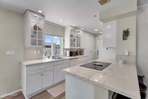 Kitchen - 4801 Euclid Ave #3, Phoenix, AZ 85044 photo 2 of 4