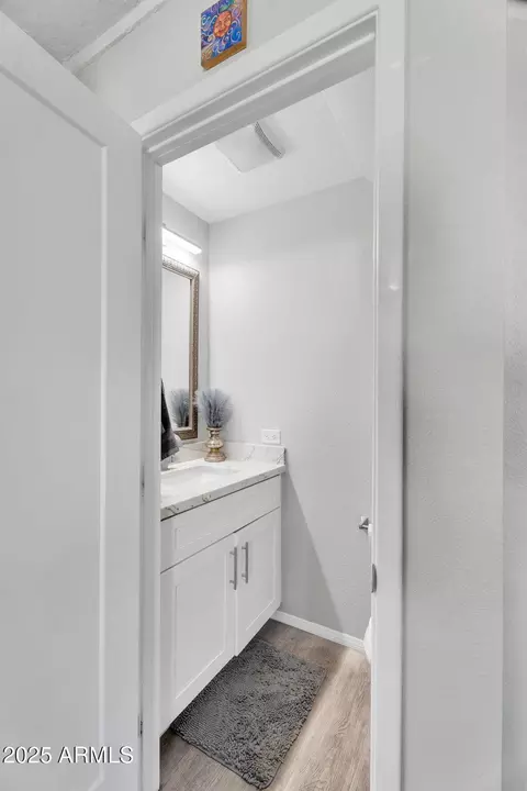 Bath - 4801 Euclid Ave #3, Phoenix, AZ 85044 photo 3 of 3