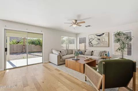 Living - 1079 E Jasper Dr, Gilbert, AZ 85296 photo 1 of 1