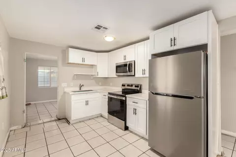 2515 E Adams St, Phoenix, AZ 85034 photo 9