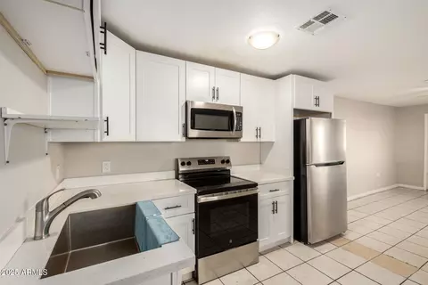 2515 E Adams St, Phoenix, AZ 85034 photo 8