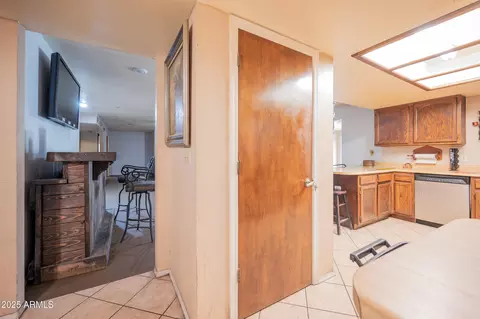 Entry Way - 662 S Seton Ave, Mesa, AZ 85206 photo 1 of 2