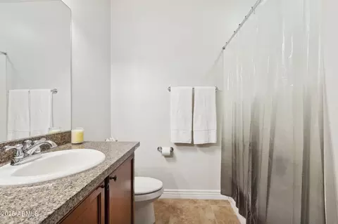Bath - 5350 E Deer Valley Dr #4267, Phoenix, AZ 85054 photo 5 of 5