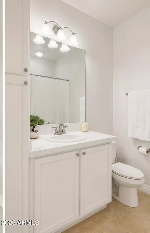 Bath - 5350 E Deer Valley Dr #4267, Phoenix, AZ 85054 photo 2 of 5