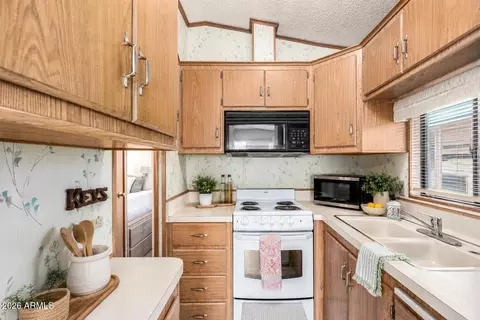 124 Kaolin Dr, Apache Junction, AZ 85119 photo 3