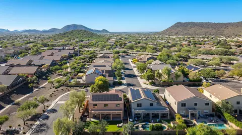 View/Area - 2540 E Misty Willow Ln, Phoenix, AZ 85024 photo 3 of 7