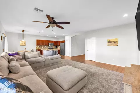 Living - 2540 E Misty Willow Ln, Phoenix, AZ 85024 photo 2 of 4