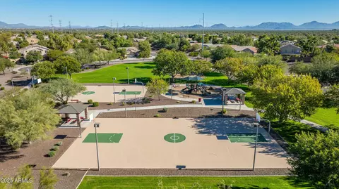 View/Area - 2540 E Misty Willow Ln, Phoenix, AZ 85024 photo 4 of 7
