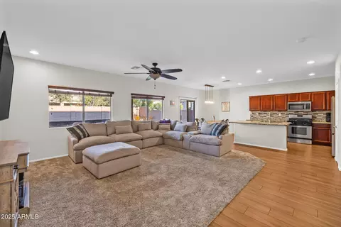 Living - 2540 E Misty Willow Ln, Phoenix, AZ 85024 photo 1 of 4