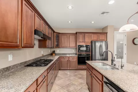 Kitchen - 2743 E Narrowleaf Dr, Gilbert, AZ 85298 photo 1 of 2