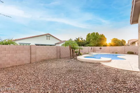 Exterior - 2743 E Narrowleaf Dr, Gilbert, AZ 85298 photo 2 of 4