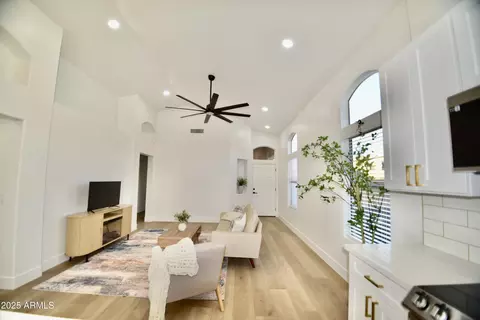 Entry Way - 10053 E Capri Ave, Mesa, AZ 85208 photo 1 of 2