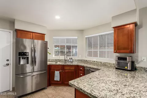 16018 N 3rd Dr, Phoenix, AZ 85023 photo 12