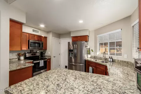 16018 N 3rd Dr, Phoenix, AZ 85023 photo 11