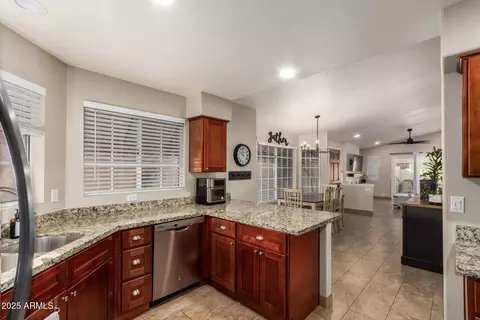 16018 N 3rd Dr, Phoenix, AZ 85023 photo 13