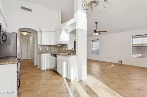 Entry Way - 3101 E Wagoner Rd, Phoenix, AZ 85032 photo 2 of 3