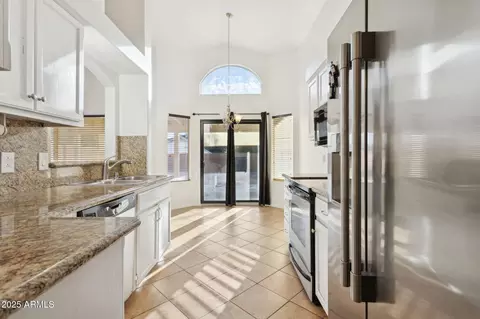 Kitchen - 3101 E Wagoner Rd, Phoenix, AZ 85032 photo 1 of 3