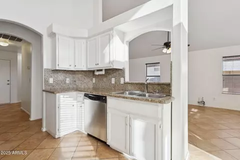Kitchen - 3101 E Wagoner Rd, Phoenix, AZ 85032 photo 3 of 3