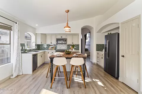Kitchen - 4624 E Jaeger Rd, Phoenix, AZ 85050 photo 1 of 4