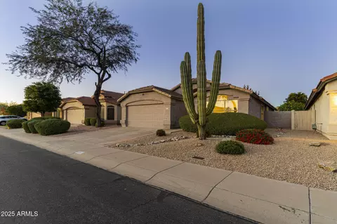 Exterior - 4624 E Jaeger Rd, Phoenix, AZ 85050 photo 2 of 8