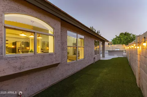 Exterior - 4624 E Jaeger Rd, Phoenix, AZ 85050 photo 7 of 8