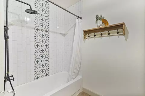 Bath - 4624 E Jaeger Rd, Phoenix, AZ 85050 photo 7 of 7