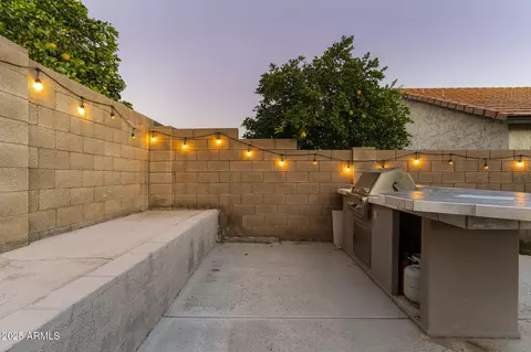 Exterior - 4624 E Jaeger Rd, Phoenix, AZ 85050 photo 6 of 8
