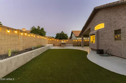 Exterior - 4624 E Jaeger Rd, Phoenix, AZ 85050 photo 5 of 8