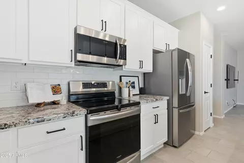 Kitchen - 3343 E Russell St, Mesa, AZ 85213 photo 3 of 4