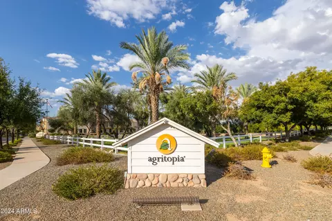 View/Area - 2796 E Valencia St, Gilbert, AZ 85296 photo 10 of 12