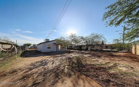 Exterior - 2024 W Hadley St, Phoenix, AZ 85009 photo 3 of 3