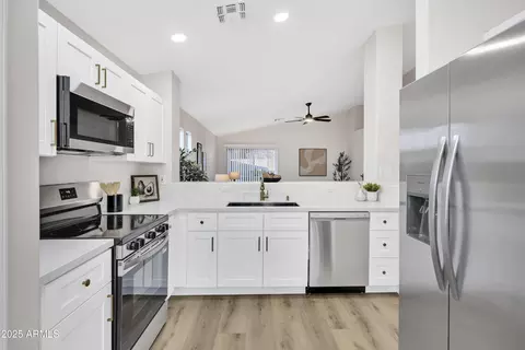 Kitchen - 1228 W Diamond Ave, Apache Junction, AZ 85120 photo 3 of 3
