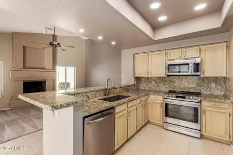 Kitchen - 1007 E Secretariat Dr, Tempe, AZ 85284 photo 2 of 4