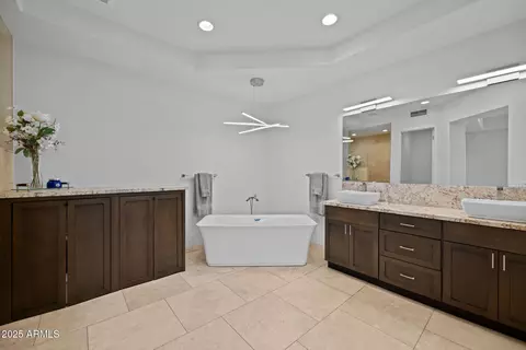 3169 E Sierra Vista Dr, Phoenix, AZ 85016 photo 13