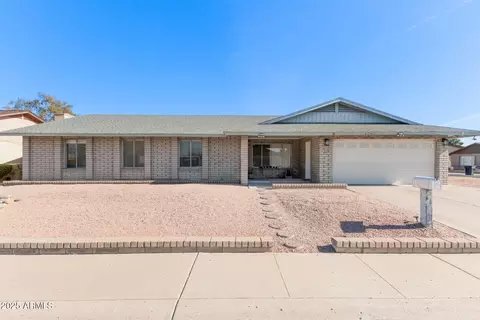 5704 W Purdue Cir, Glendale, AZ 85302
