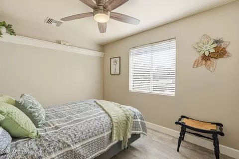 Bedroom - 3470 E Paradise Dr, Phoenix, AZ 85028 photo 4 of 5
