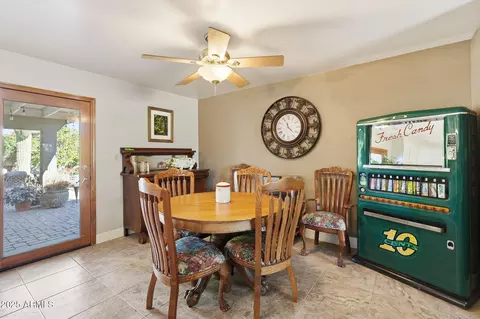 Dining - 3470 E Paradise Dr, Phoenix, AZ 85028 photo 1 of 2