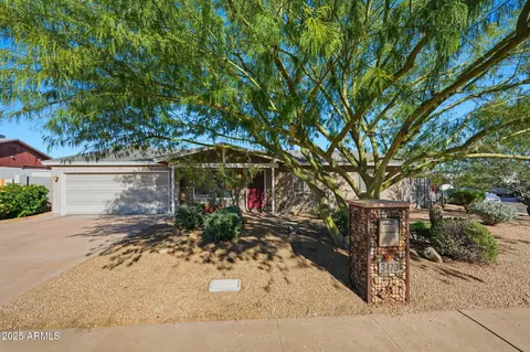 Exterior - 3470 E Paradise Dr, Phoenix, AZ 85028 photo 2 of 6