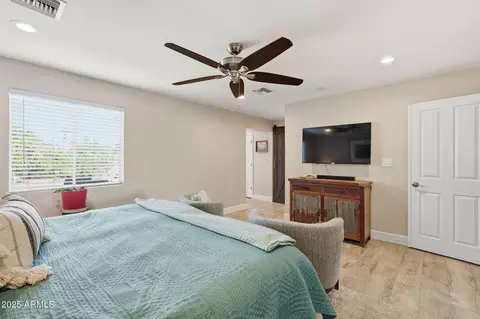 Bedroom - 3470 E Paradise Dr, Phoenix, AZ 85028 photo 3 of 5