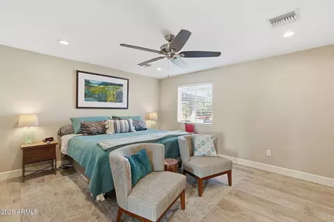 Bedroom - 3470 E Paradise Dr, Phoenix, AZ 85028 photo 1 of 5