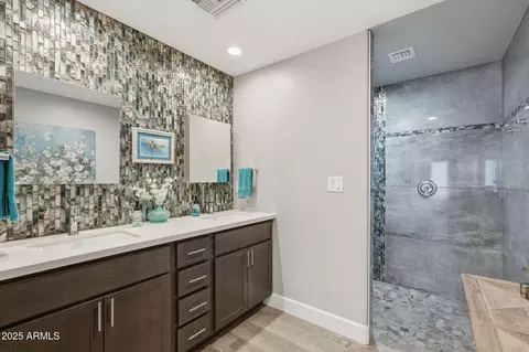 Bath - 3470 E Paradise Dr, Phoenix, AZ 85028 photo 1 of 4