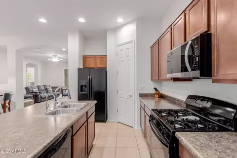 Kitchen - 3136 E Castanets Dr, Gilbert, AZ 85298 photo 3 of 5