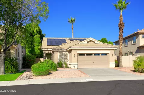 7054 W Pontiac Dr, Glendale, AZ 85308