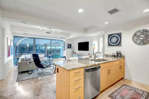 7121 E Rancho Vista Dr #2002, Scottsdale, AZ 85251