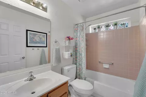 Bath - 4632 E Shomi St, Phoenix, AZ 85044 photo 3 of 3