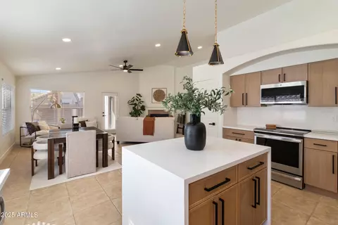 4523 E Bighorn Ave, Phoenix, AZ 85044 photo 9